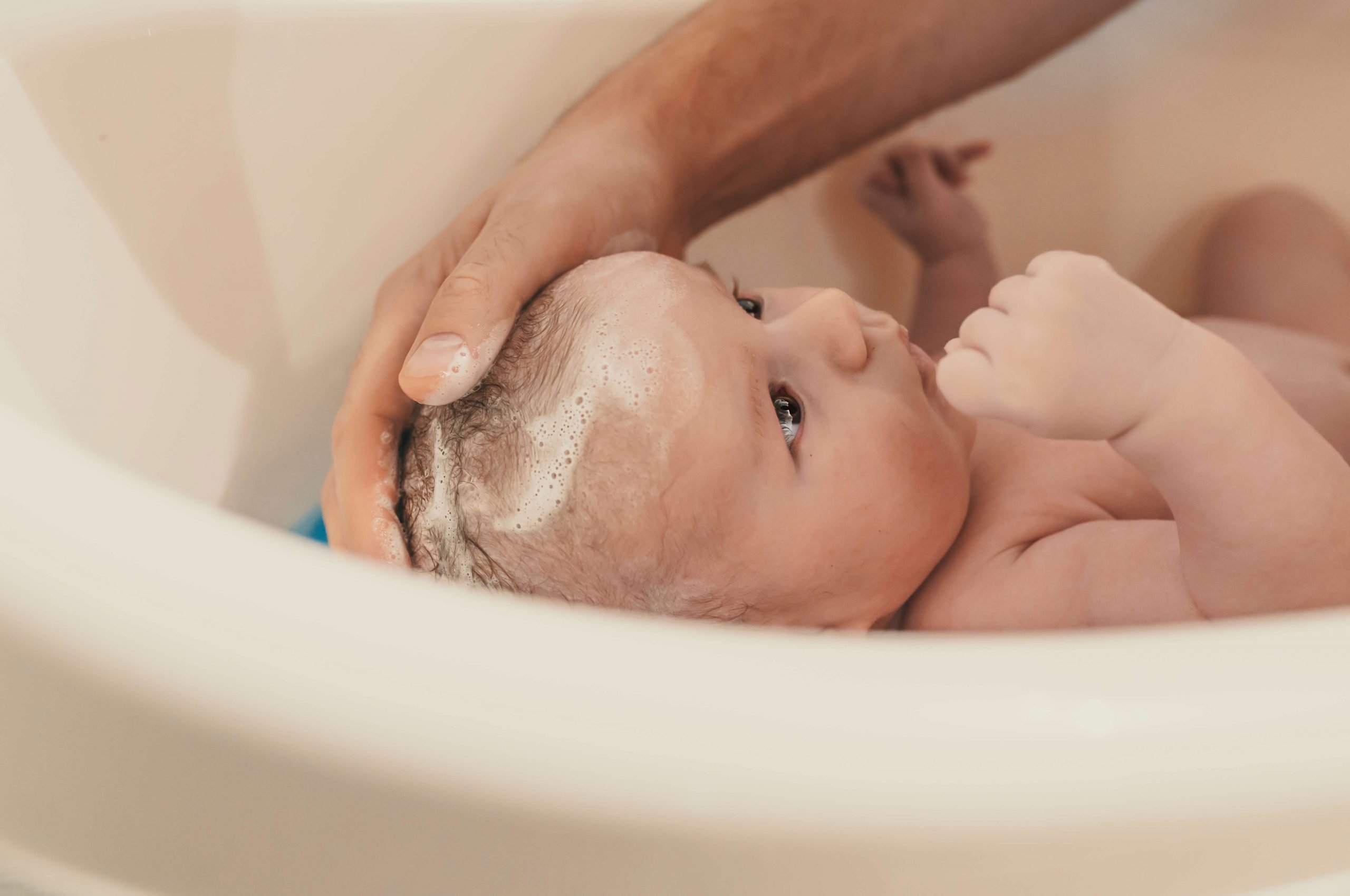7 Questions You Have About Giving Your Baby a Bath