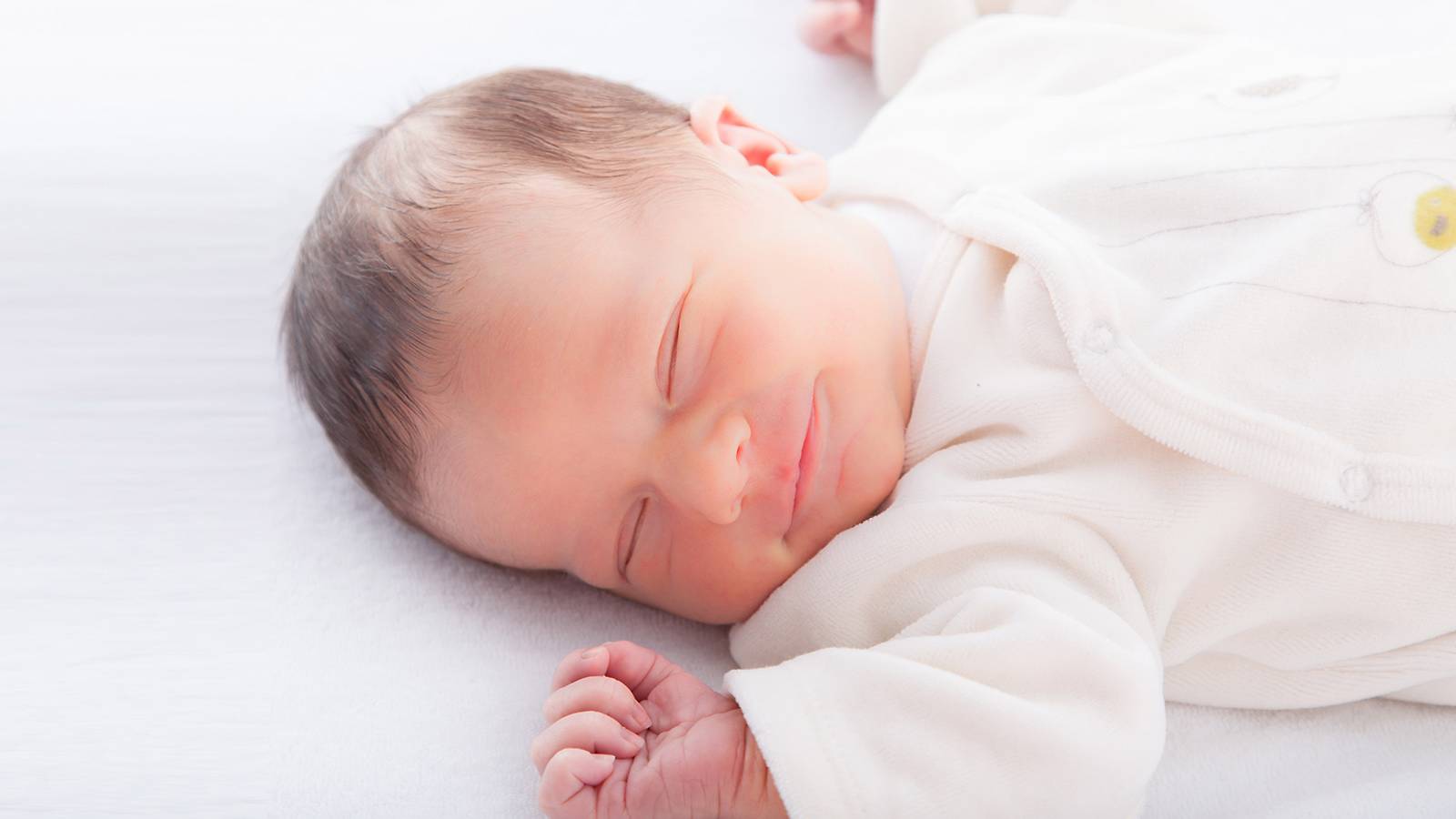 8 ways to help your baby sleep soundly [Infographic]