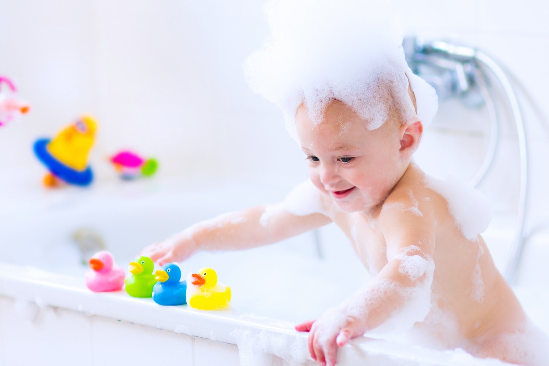 All About How to Sponge Bathe Baby