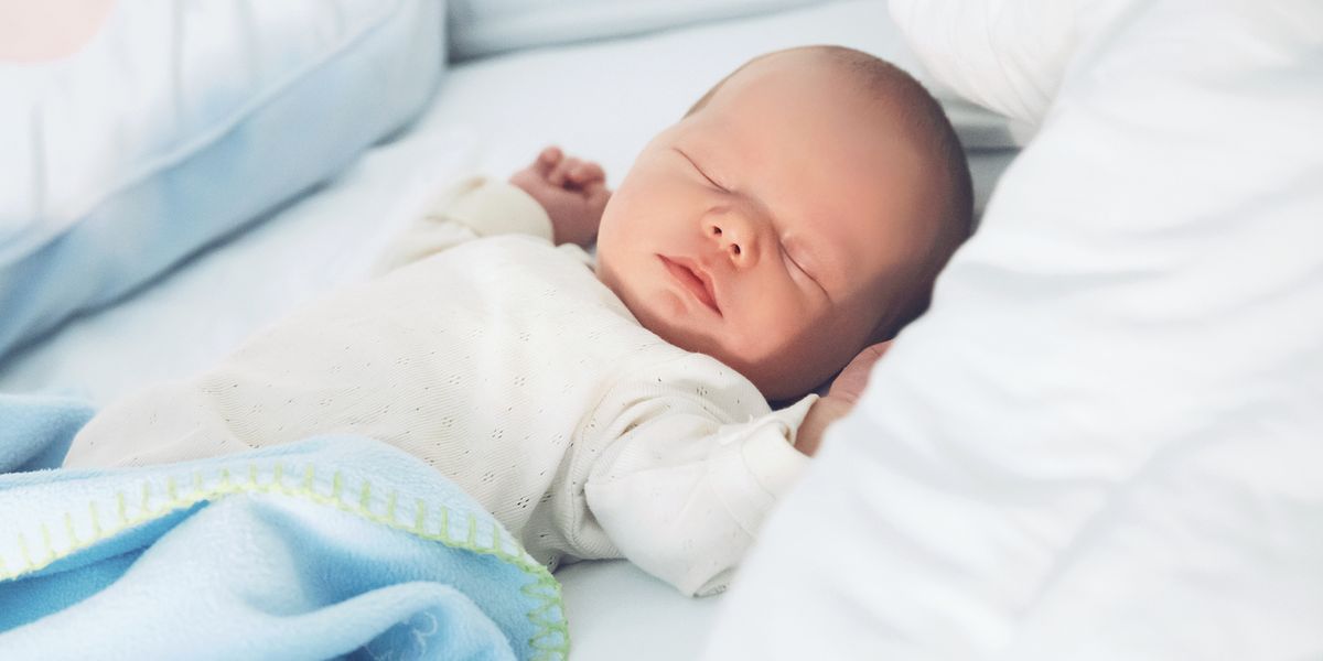 Baby safest sleeping position: why the back is best