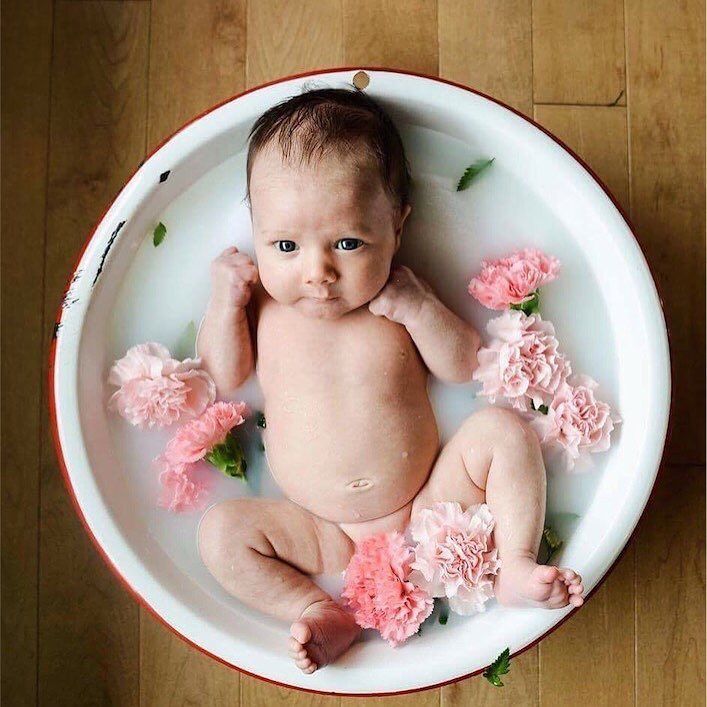 Babys First Bath: How to Bathe a Newborn