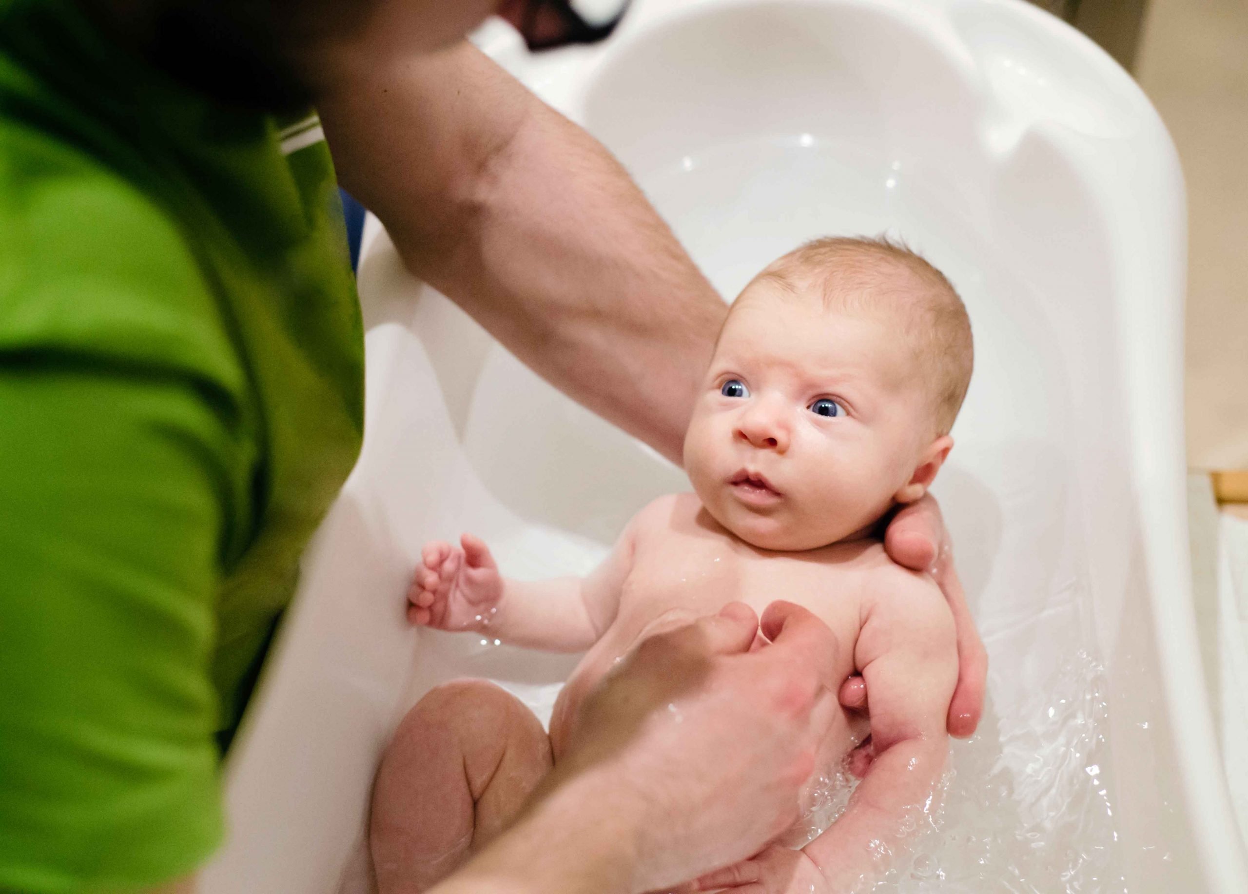 Bathing baby: How often to bathe newborn and how?
