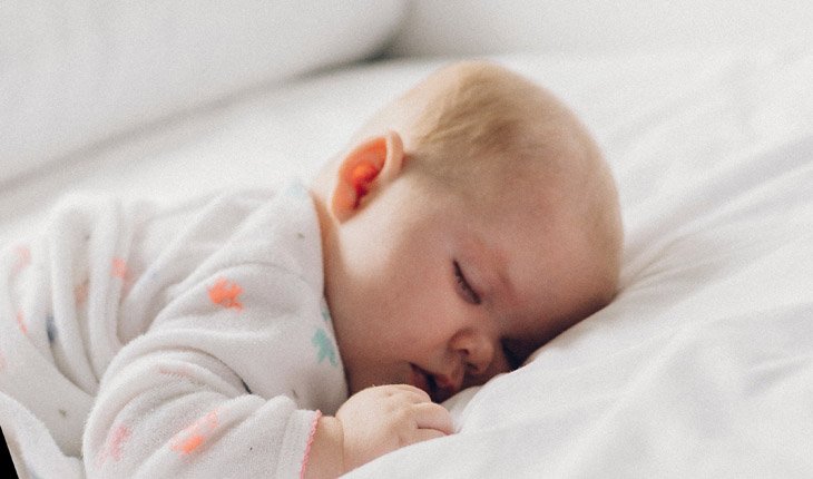 Can My Newborns Sleep On Their Side?
