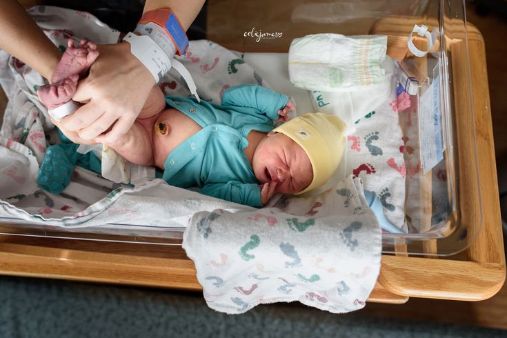 Colie James Photography offers hospital newborn ...