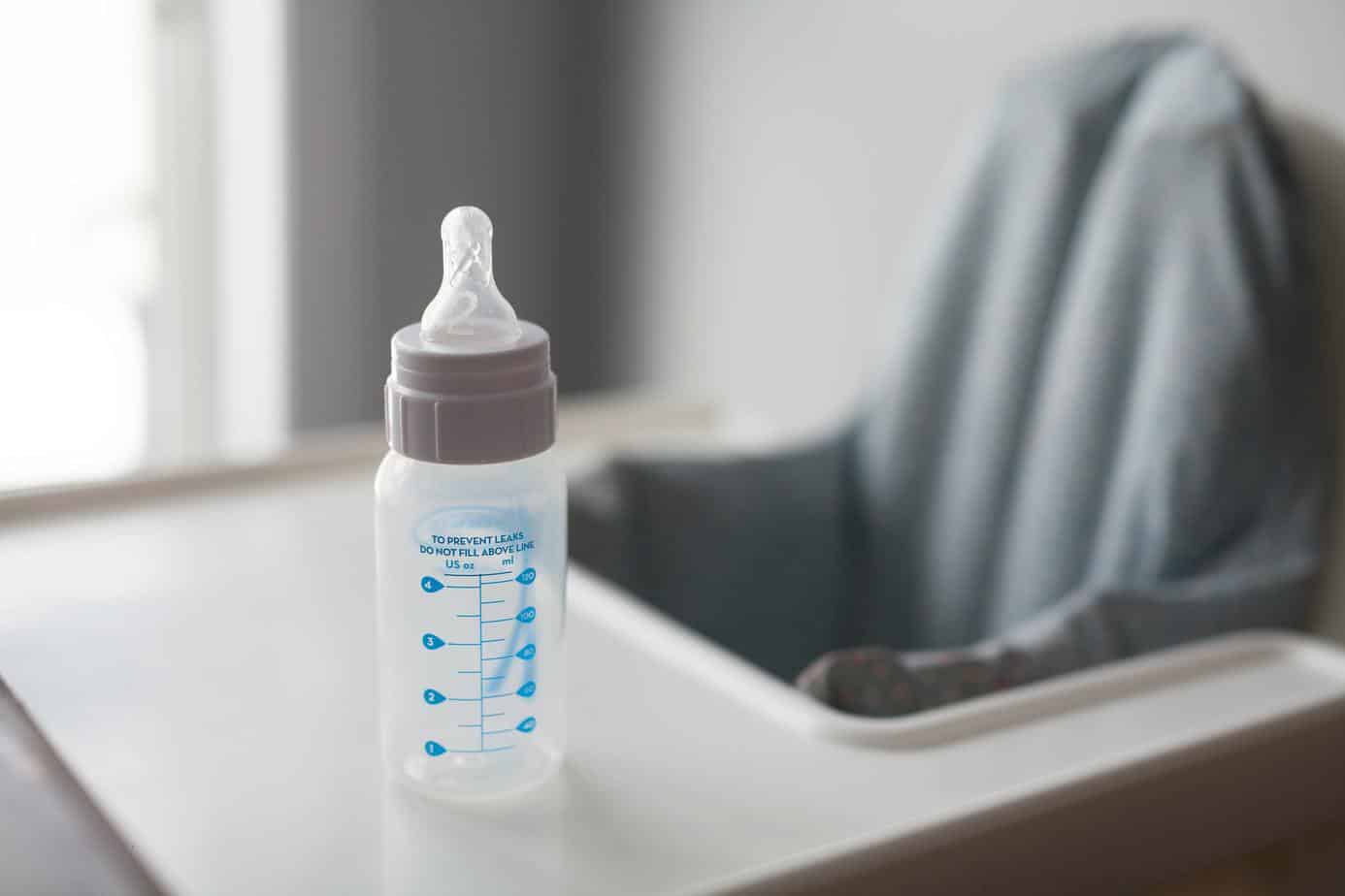 How Many Baby Bottles Do I Need? [New Mom Guide]