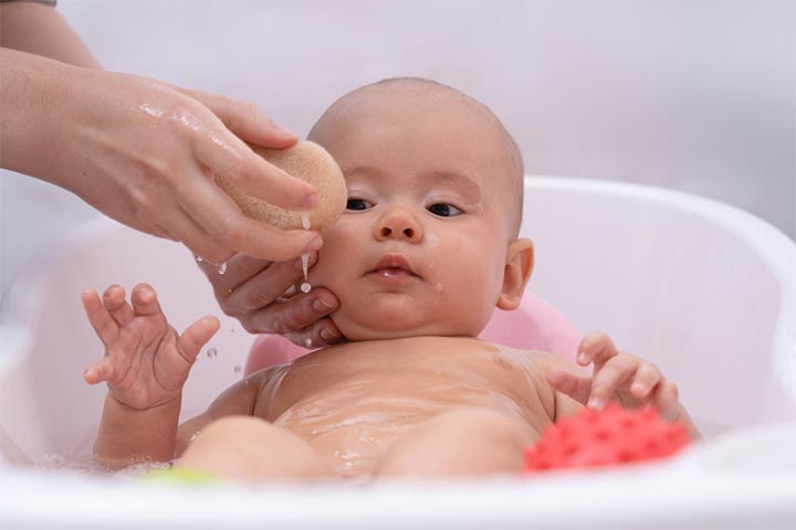 How Often Should You Bathe A Newborn And Safety Tips ...