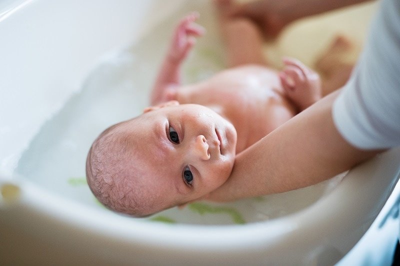How to Give Bath to a Newborn Baby