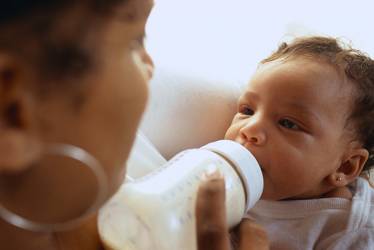 Introducing the Bottle to your Breastfed Baby: Feed the ...