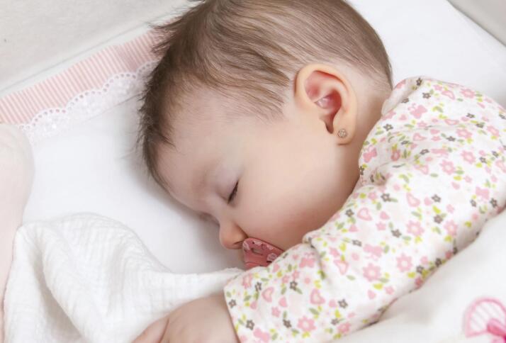 Is It OK for Babies to Sleep on Their Side