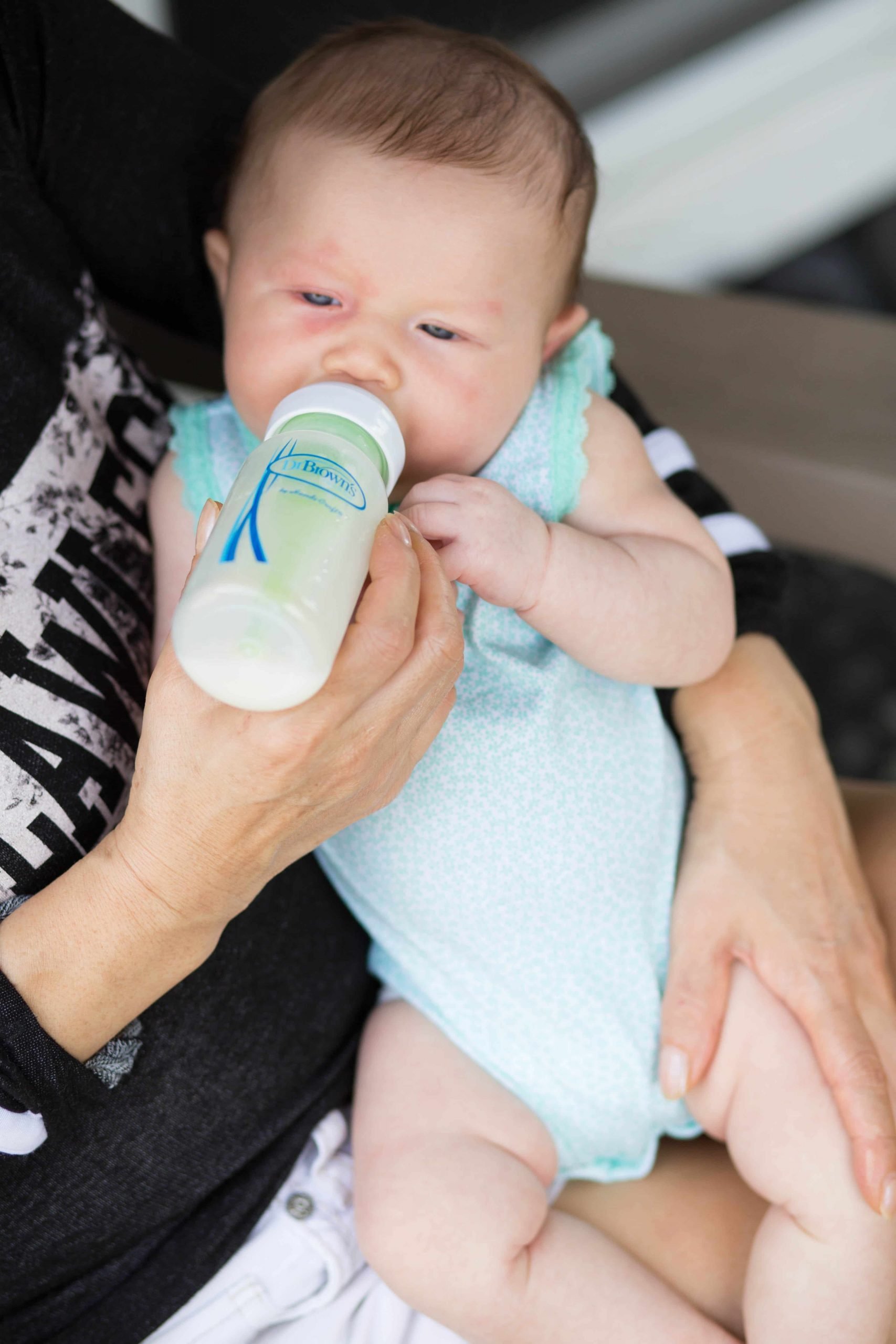 THE BEST BOTTLE FEEDING POSITIONS WITH DR. BROWN