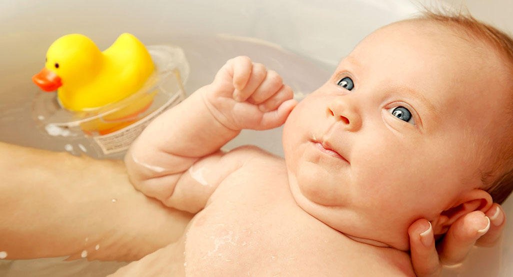 When can I give my newborn a bath?